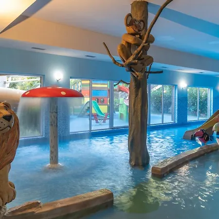 Sandra & Aquapark קרפאז'