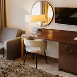 Sandra & Aquapark Resort 3*
