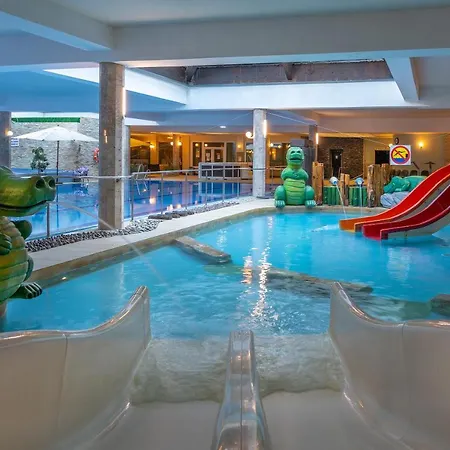 Sandra & Aquapark منتجع كارباش